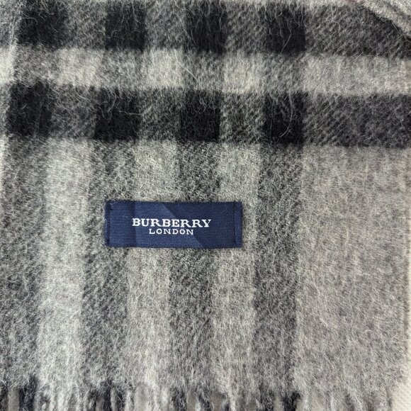 BURBERRY London Classic Nova Check Knit Fringe WOOL Multifunctional Gray SCARF - Picture 3 of 6